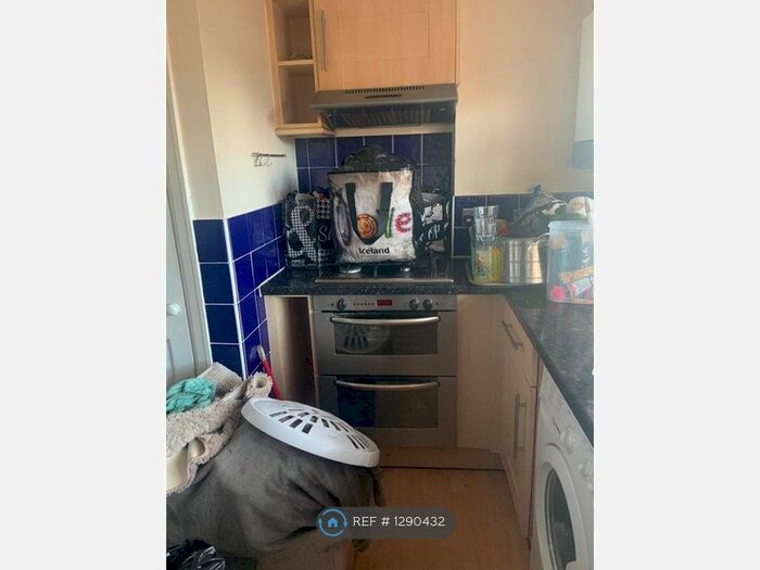 2 Bedroom Flat To Rent In Kingston Road, Staines-Upon-Thames TW18