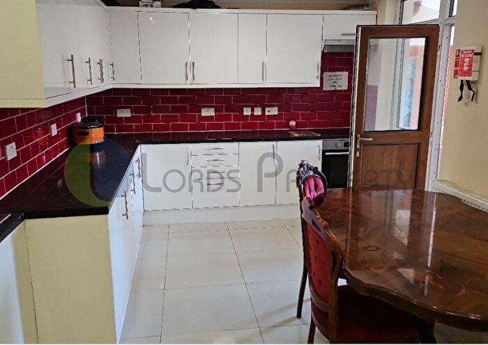 Studio To Rent In Catherine Road, Enfield, Greater London, EN3