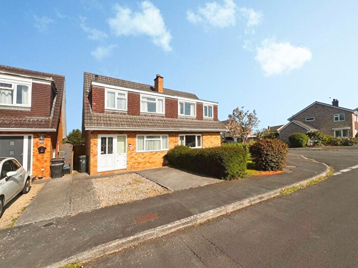 3 Bedroom Semi Detached House For Sale In Goss Drive, Street, BA16