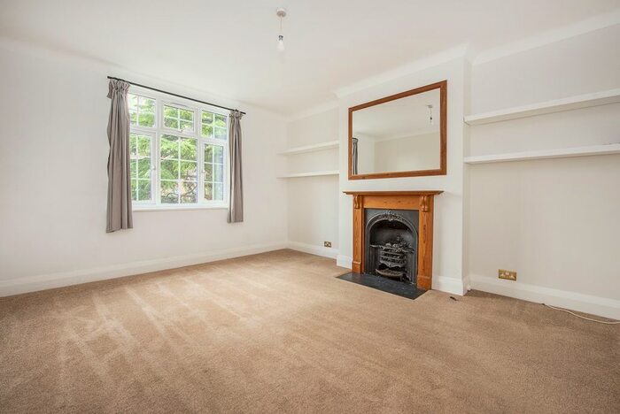 3 Bedroom Flat To Rent In Birkenhead Avenue, Kingston Upon Thames, KT2