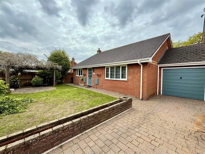 3 Bedroom Detached Bungalow To Rent In Lulworth Close, Hamworthy, BH15