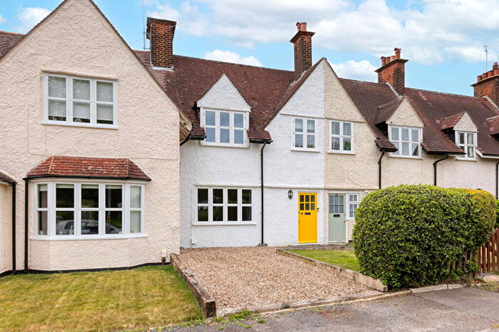 3 Bedroom Cottage For Sale In Ridge Road, Letchworth Garden City, Hertfordshire, SG6