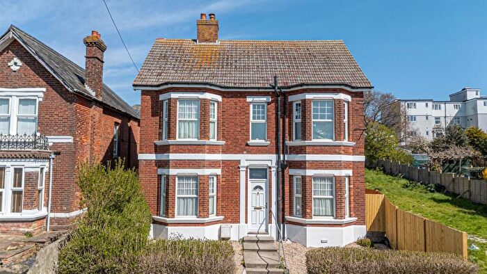 4 Bedroom Detached House For Sale In Victoria Avenue, Hastings, TN35