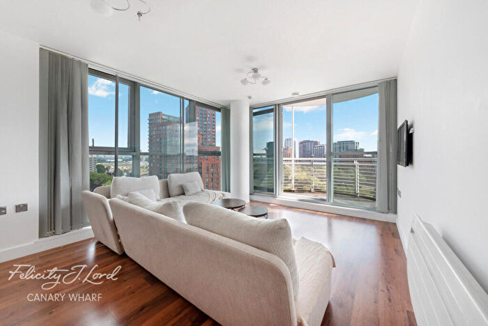 2 Bedroom Apartment To Rent In Blackwall Way, London, E14