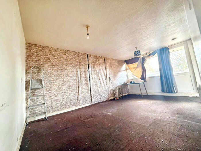 2 Bedroom Apartment For Sale In Kenilworth Court, Washington, Tyne And Wear, NE37