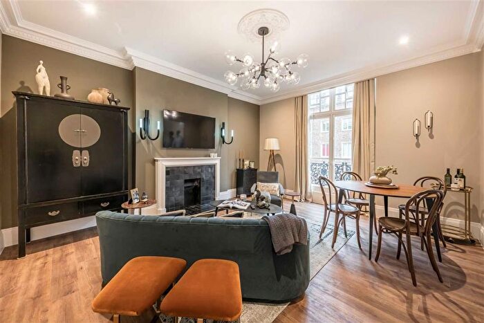 3 Bedroom Flat To Rent In Montagu Mansions, Marylebone, W1U