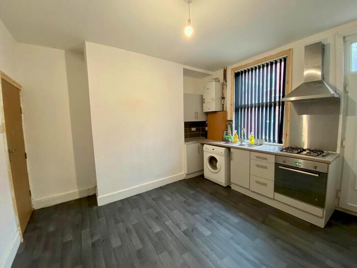 4 Bedroom Property To Rent In Bellbrooke Place, Leeds LS9