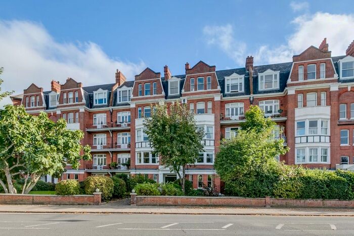 3 Bedroom Flat To Rent In Castelnau, Barnes, London, SW13