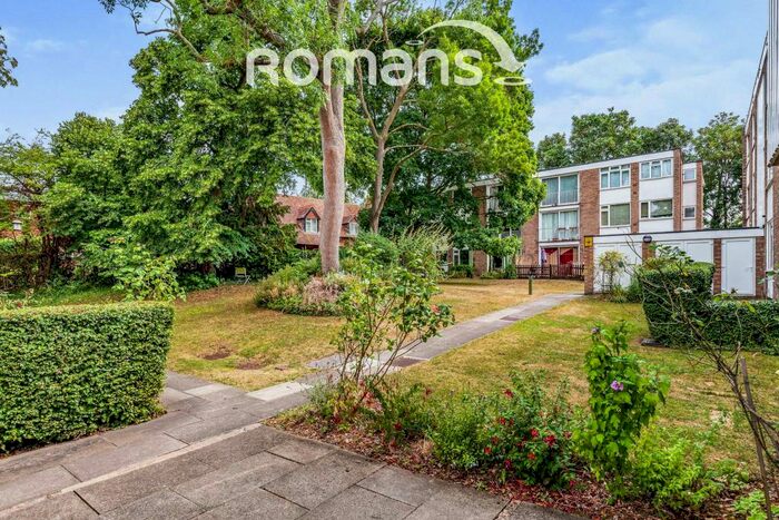 2 Bedroom Apartment To Rent In Dunwood Court, SL6