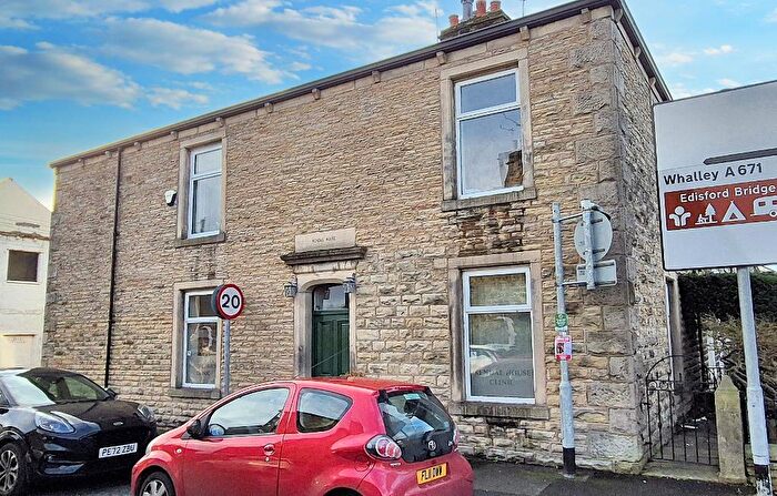 3 Bedroom End Of Terrace House For Sale In Chatburn Road, Clitheroe, BB7