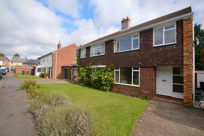 3 Bedroom Property To Rent In Oulton Rise, Harpenden AL5