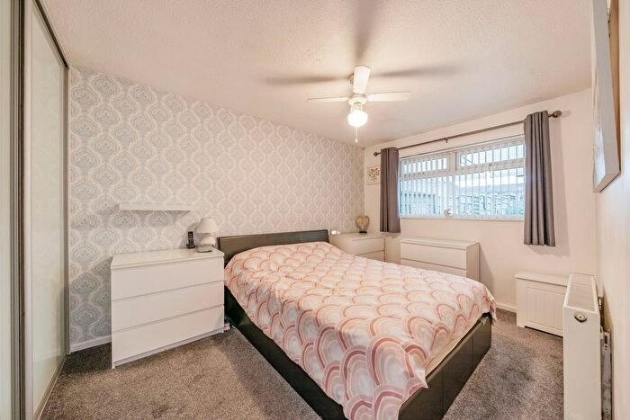 2 Bedroom Bungalow For Sale In Kinross Close, Fearnhead, Warrington, Cheshire, WA2