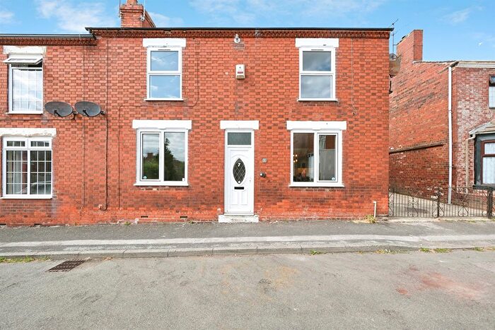 3 Bedroom Semi-Detached House For Sale In Gray Street, Clowne, Chesterfield, S43