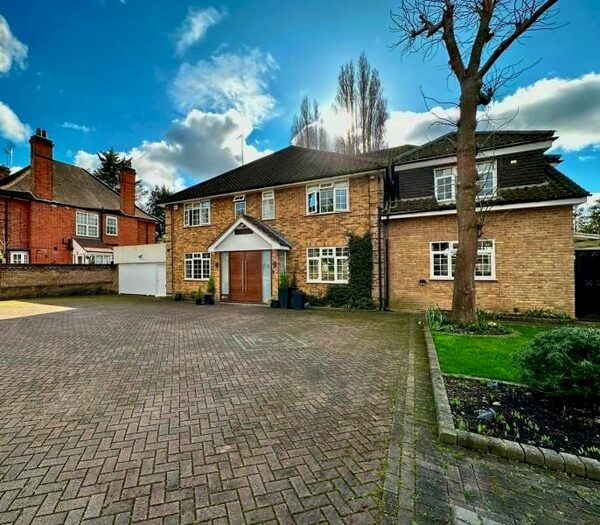 5 Bedroom Detached House To Rent In Frithwood Avenue, Northwood, HA6