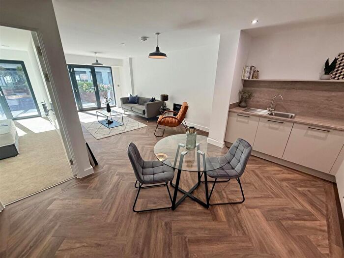 1 Bedroom Apartment To Rent In St Pauls Square, Birmingham, B3
