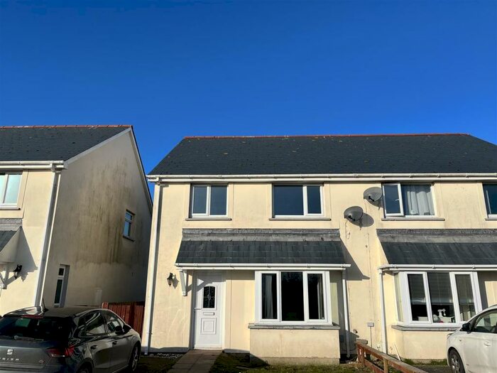 3 Bedroom Semi-Detached House For Sale In Meadow Way, Waterston, Milford Haven, SA73