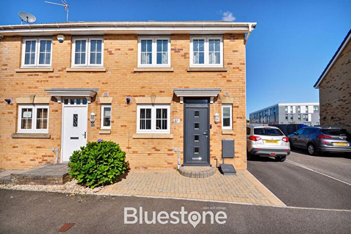 2 Bedroom Semi-detached House For Sale In Schooner Circle, Newport, NP10