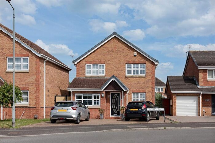 3 Bedroom Semi-detached House For Sale In Fiddlers Drive, Armthorpe, Doncaster, DN3