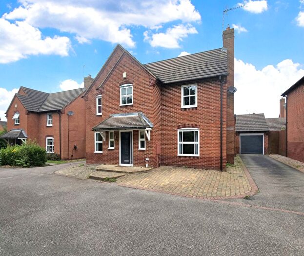 4 Bedroom Detached House For Sale In Wake Way, Grange Park, NN4