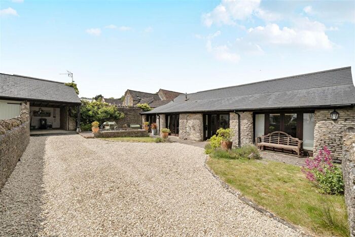 4 Bedroom Barn Conversion For Sale In Hydes Lane, Cold Ashton, Chippenham, SN14