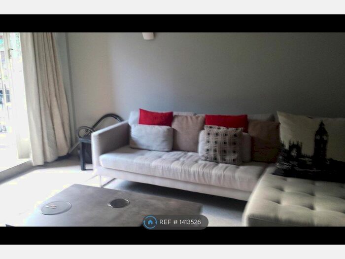 2 Bedroom Flat To Rent In Cranfield House, London, WC1B