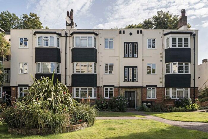 2 Bedroom Flat To Rent In Loampit Hill, Lewisham, SE13