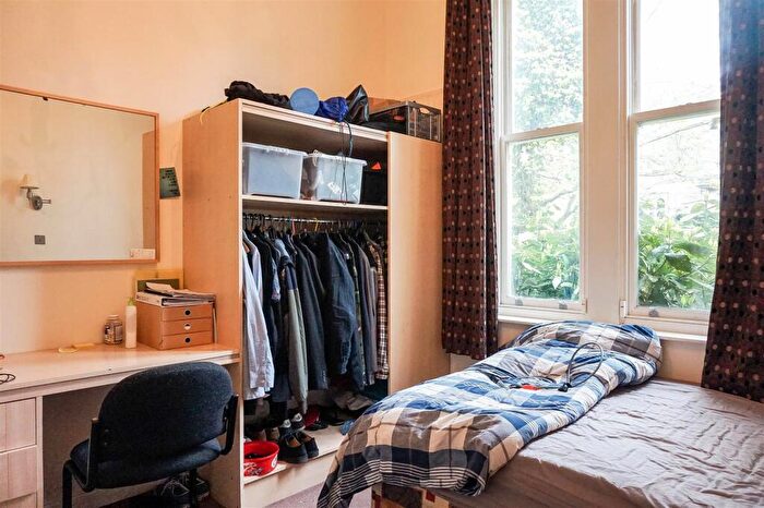 2 Bedroom Apartment To Rent In Otley Road, Leeds, LS6