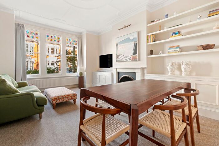 2 Bedroom Flat For Sale In Louisville Road, SW17