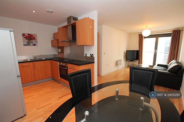 2 Bedroom Flat To Rent In Waterloo Street, Leeds, LS10