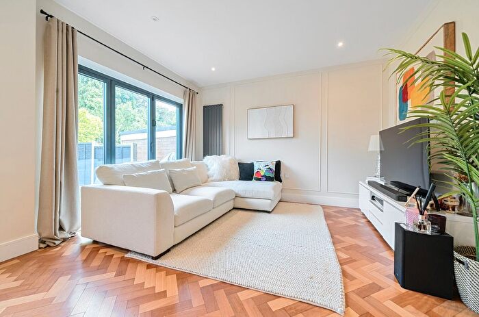 2 Bedroom Terraced House For Sale In Clifford Road, Barnet, EN5