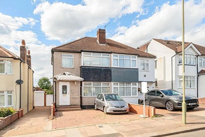 4 Bedroom Semi Detached House For Sale In Wyre Grove, Edgware, HA8