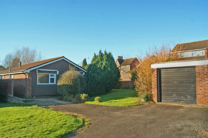 4 Bedroom Bungalow For Sale In Dean Close, Burford, WR15