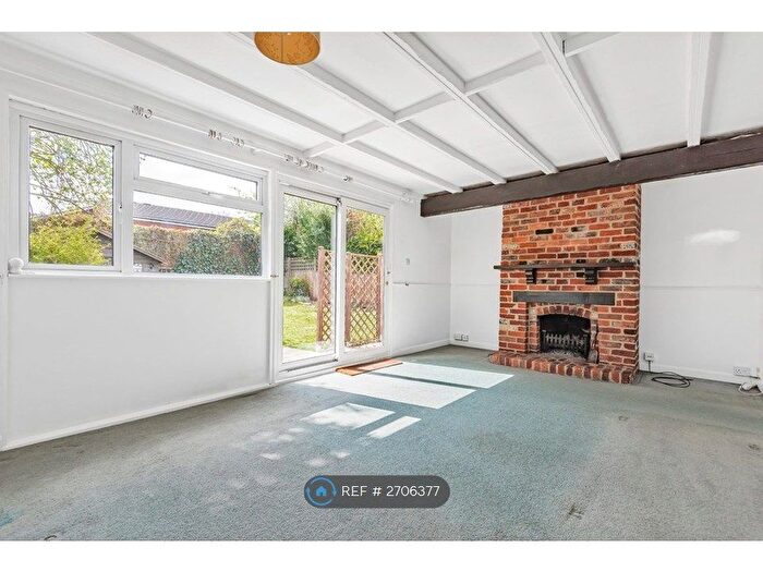 4 Bedroom Semi Detached House To Rent In Mount Pleasant, Farnham, GU9