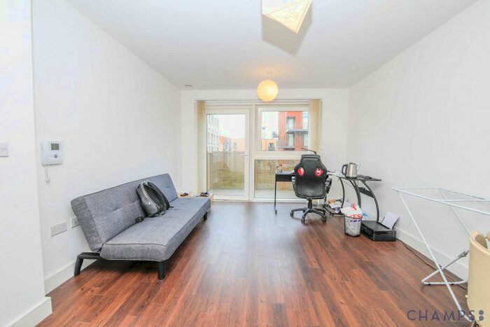 1 Bedroom Flat To Rent In Copenhagen Court, Pell Street, SE8
