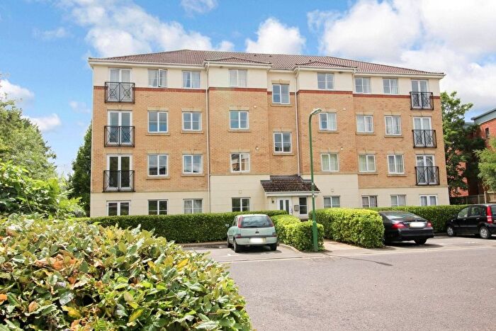 2 Bedroom Flat To Rent In Bentall Place, Andover, Hampshire, SP10