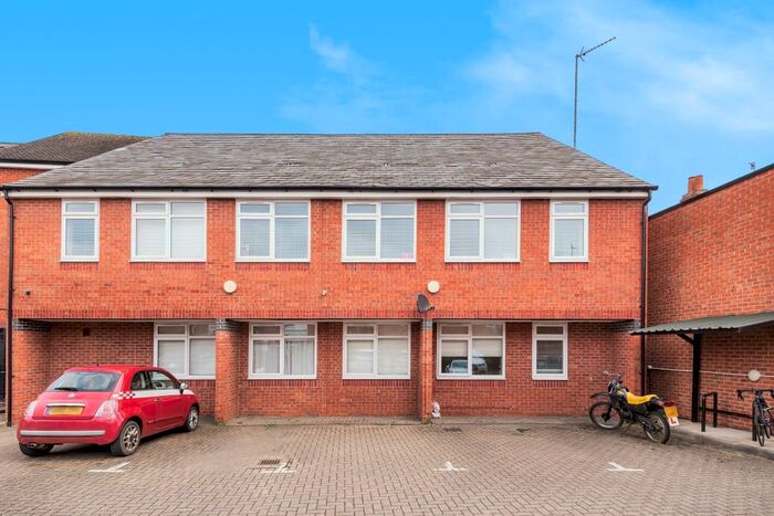 1 Bedroom Apartment To Rent In Mawle Court, Banbury, OX16