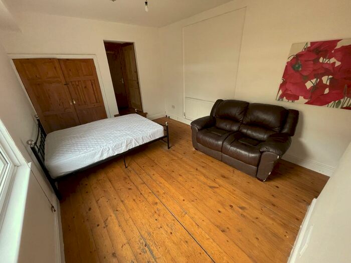 Studio To Rent In Habershon Street, Cardiff, CF24