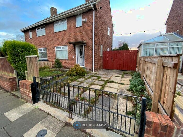 2 Bedroom Semi-Detached House To Rent In Scafell Gardens, Gateshead, NE11