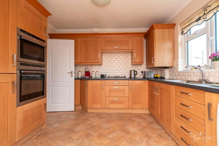 2 Bedroom Detached Bungalow For Sale In Church Road, Havenstreet, Ryde, PO33