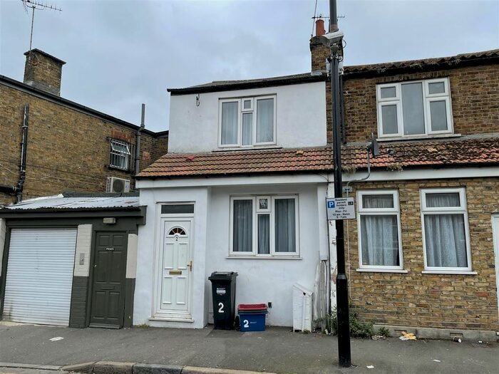 2 Bedroom Terraced House To Rent In Linkfield Road, Isleworth, TW7