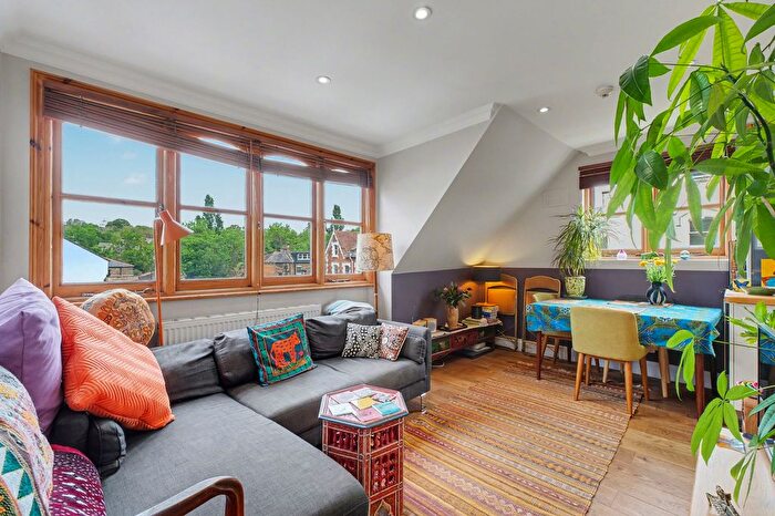 1 Bedroom Flat For Sale In Stapleton Hall Road, London, N4