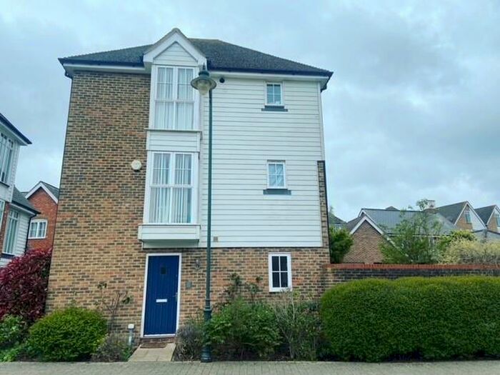 3 Bedroom Detached House To Rent In Queen Street, Kings Hill, West Malling, ME19