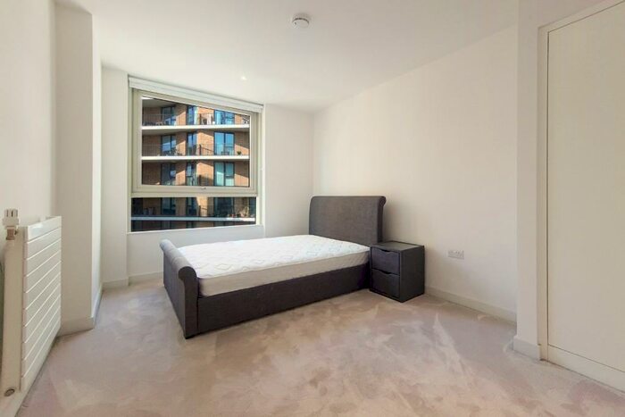 2 Bedroom Apartment To Rent In Starboard Way, London, E16