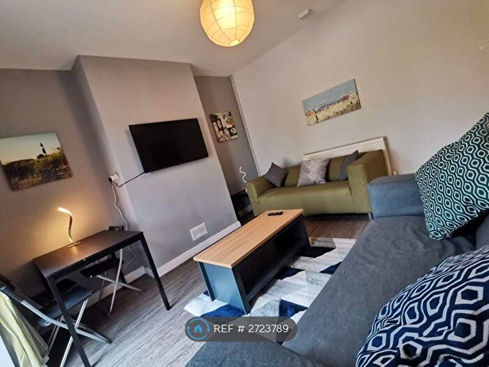 4 Bedroom Semi Detached House To Rent In Roberts Avenue, Newcastle Under Lyme, ST5