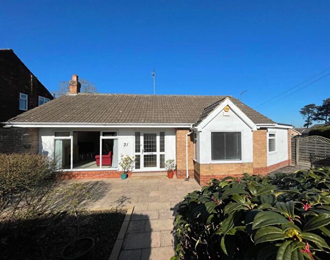 3 Bedroom Detached Bungalow For Sale In Queensbury Way, Swanland, HU14