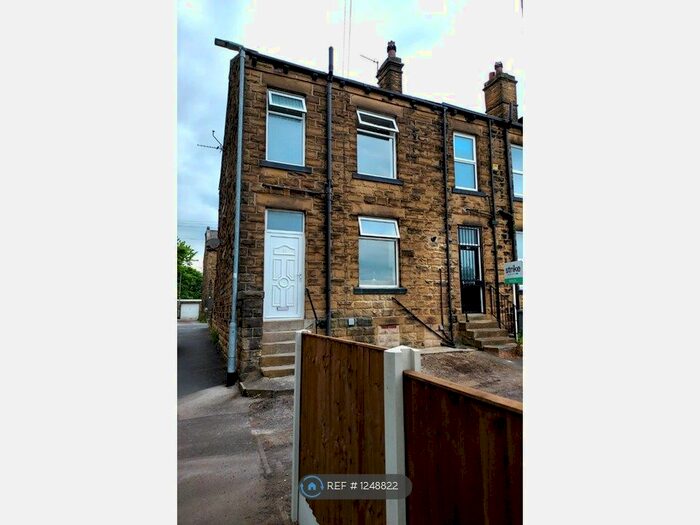 2 Bedroom Terraced House To Rent In Scotchman Lane, Leeds, LS27