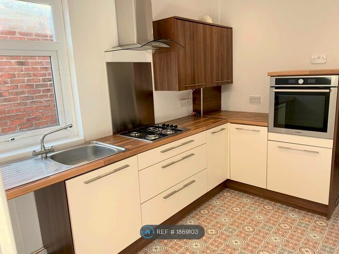 2 Bedroom Flat To Rent In Station Road, Bamber Bridge, Preston, PR5