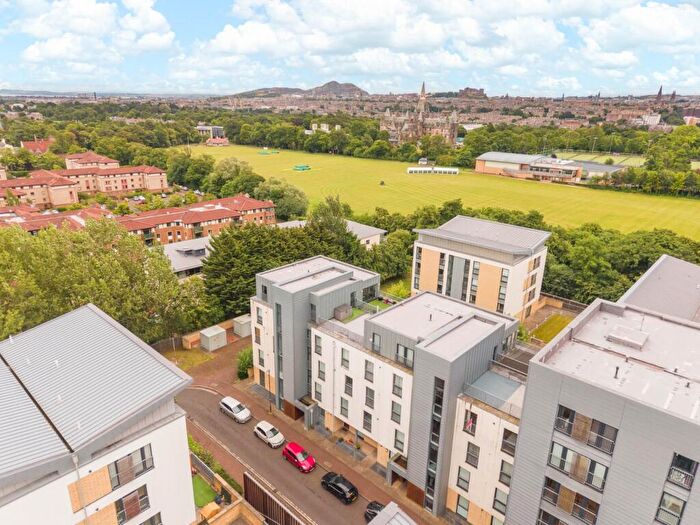 2 Bedroom Flat For Sale In / Kimmerghame Drive, Edinburgh, EH4