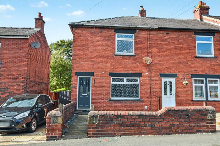2 Bedroom End Of Terrace House For Sale In Syke Avenue, Tingley, Wakefield, West Yorkshire, WF3