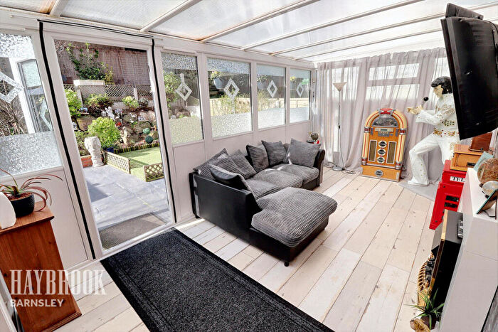 4 Bedroom Detached House For Sale In Hall Cross Avenue, Wombwell, S73